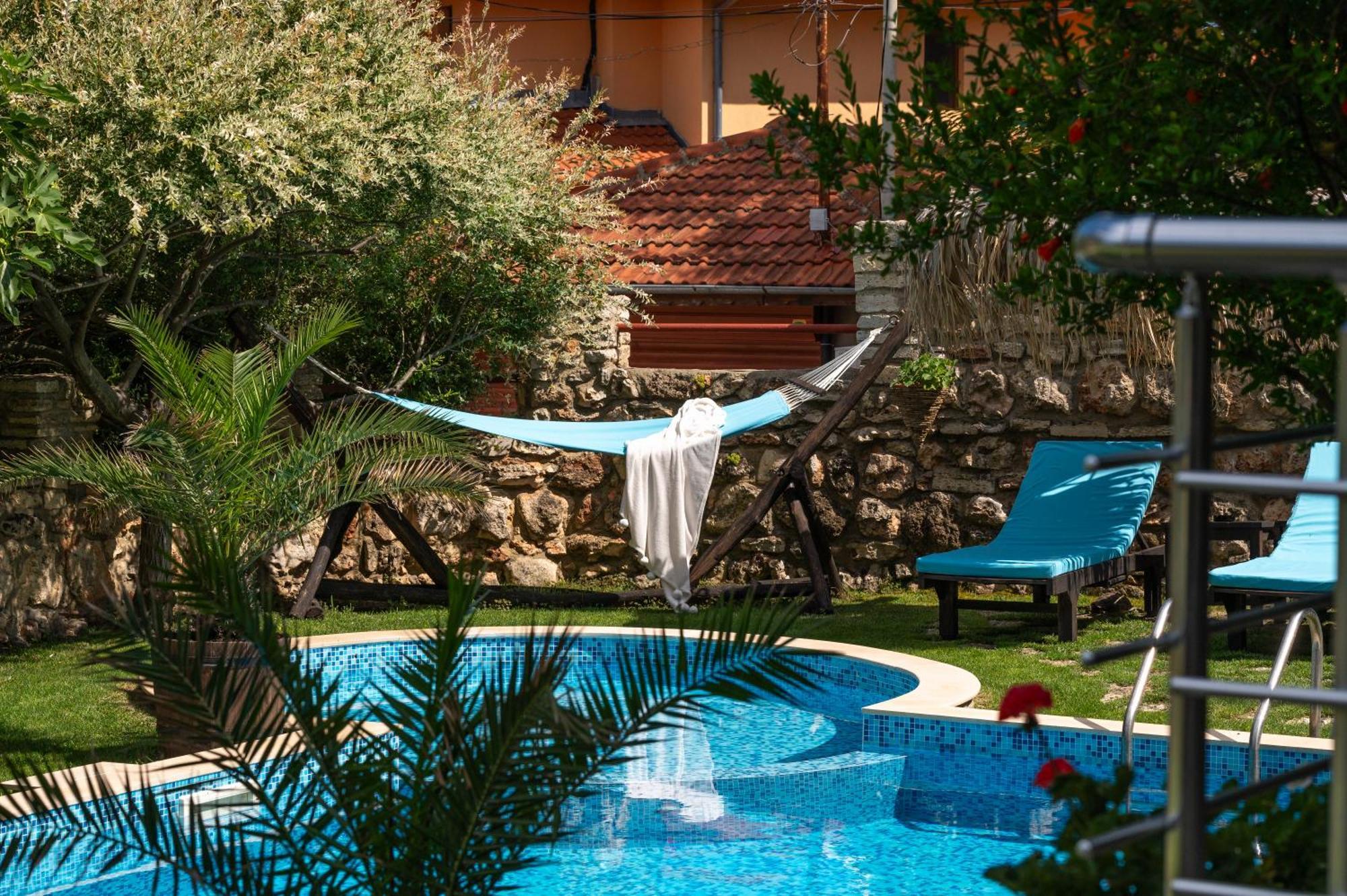 Villa Komitata-Pool And Jacuzzi 발치크 외부 사진